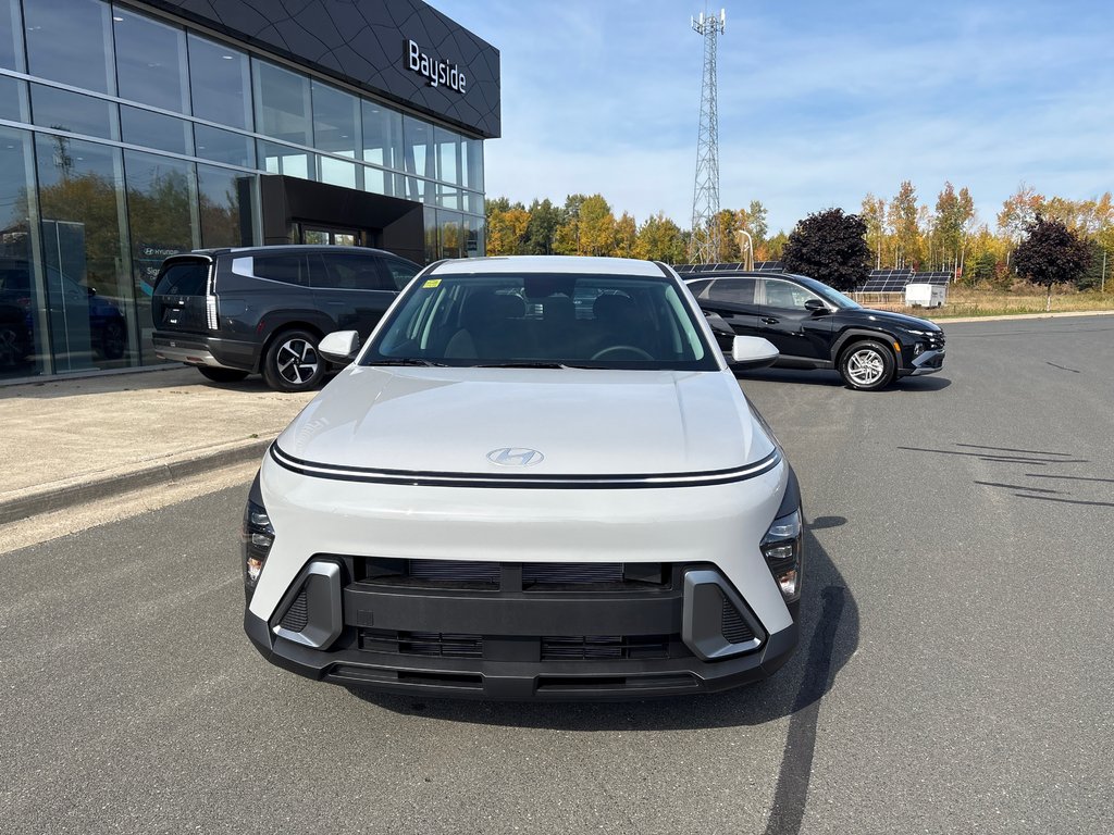 Hyundai Kona 2.0L Essential FWD 2026 à Bathurst, Nouveau-Brunswick - 10 - w1024h768px