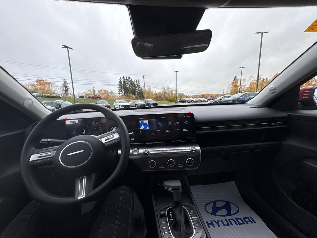 Hyundai Kona 2.0L Essential AWD 2026 à Bathurst, Nouveau-Brunswick - 10 - w1024h768px