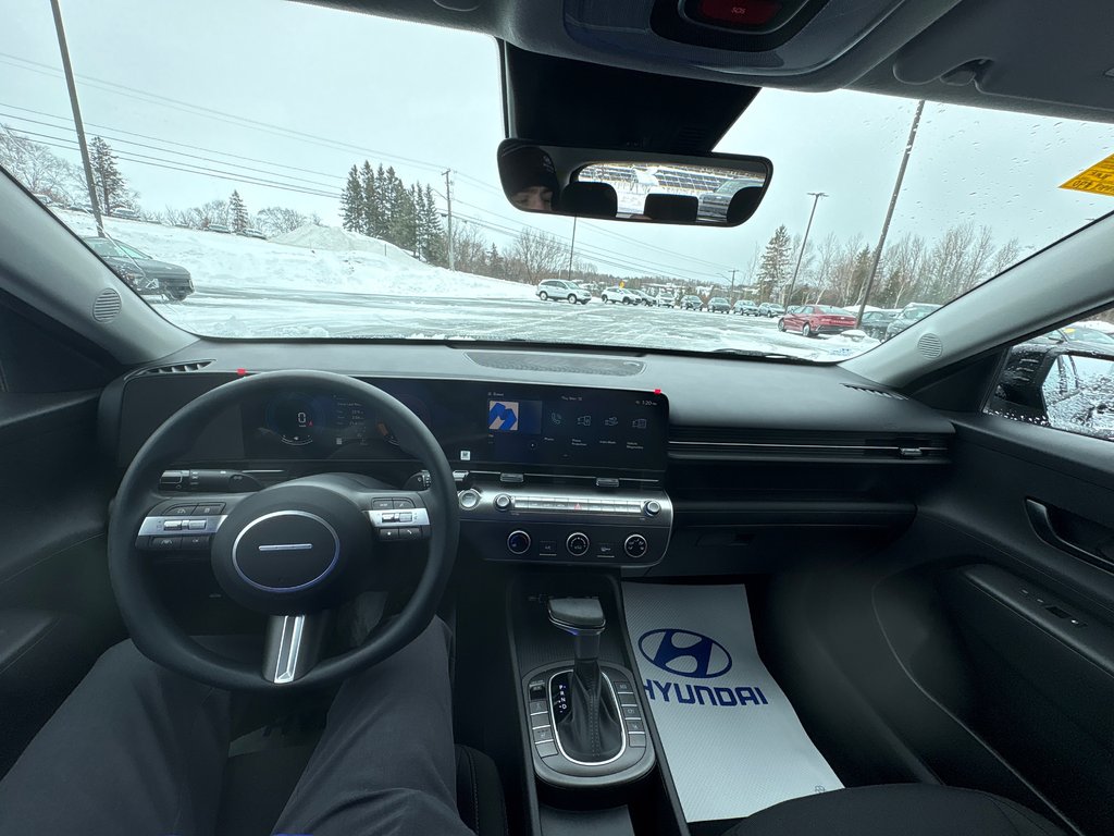 Hyundai Kona 2.0L Essential AWD 2026 à Bathurst, Nouveau-Brunswick - 6 - w1024h768px