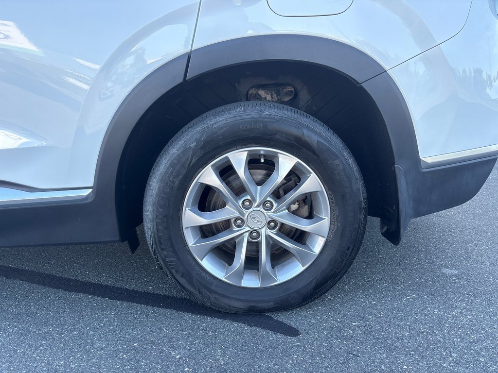 Hyundai Santa Fe Essential 2019 à Bathurst, Nouveau-Brunswick - 10 - w1024h768px