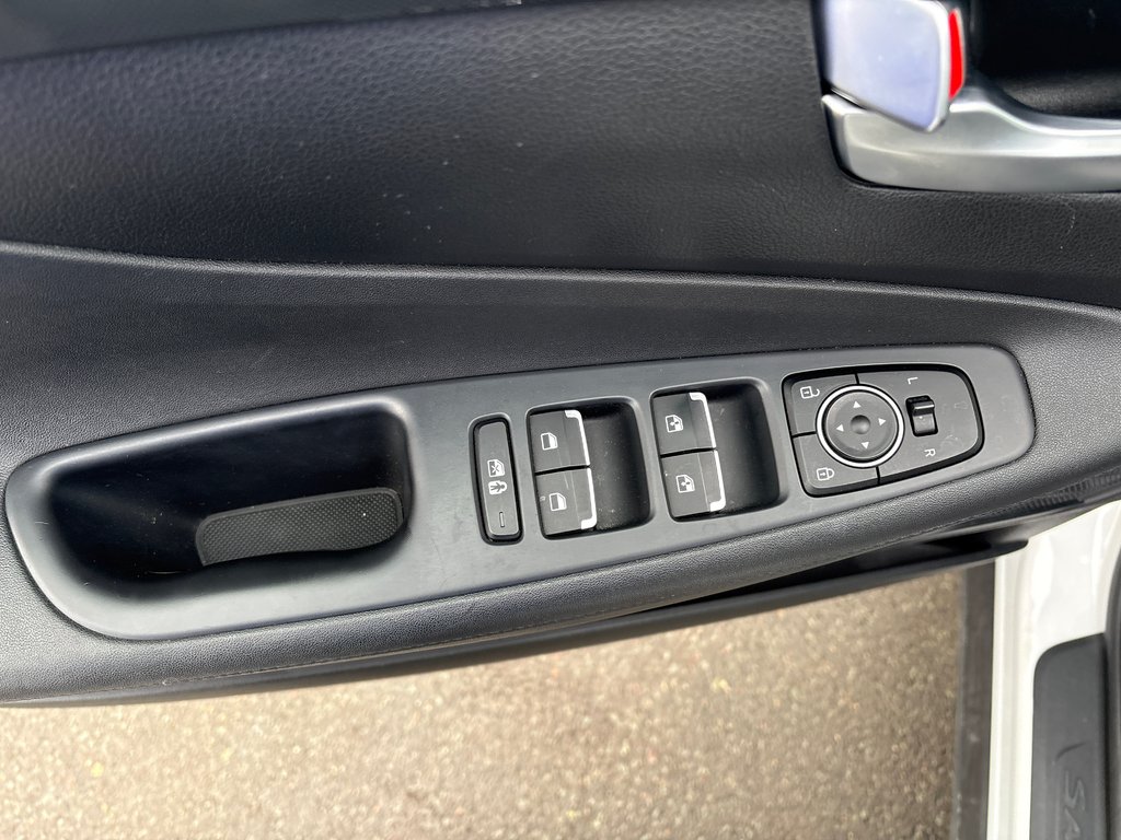 2023 Hyundai Santa Fe Preferred in Bathurst, New Brunswick - 14 - w1024h768px