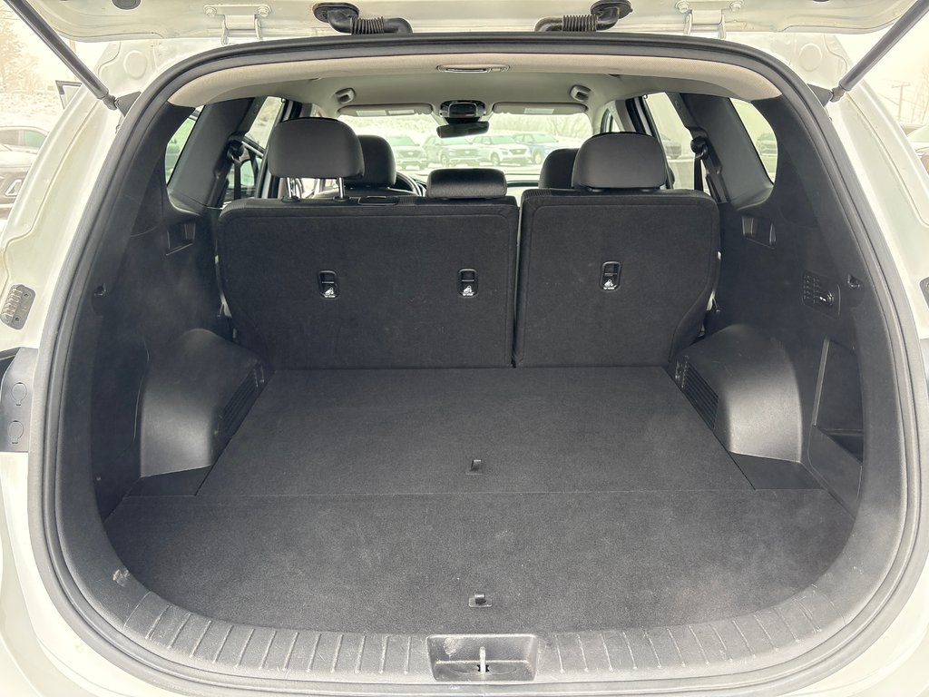 2023 Hyundai Santa Fe Preferred in Bathurst, New Brunswick - 11 - w1024h768px