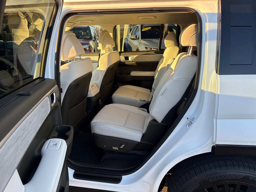 2026 Hyundai Santa Fe 1.6T Ultimate Calligraphy Hybrid AWD 6- Pass Beige in Bathurst, New Brunswick - 8 - w1024h768px