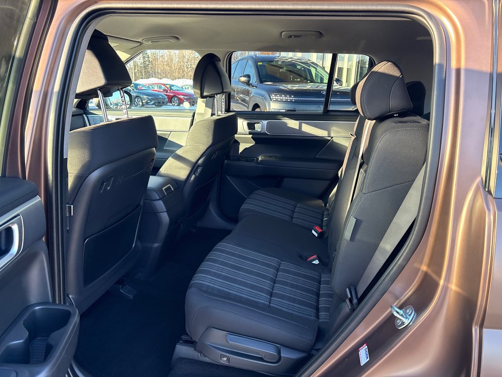 Hyundai Santa Fe 1.6T Preferred Hybrid AWD 7-Pass 2026 à Bathurst, Nouveau-Brunswick - 9 - w1024h768px