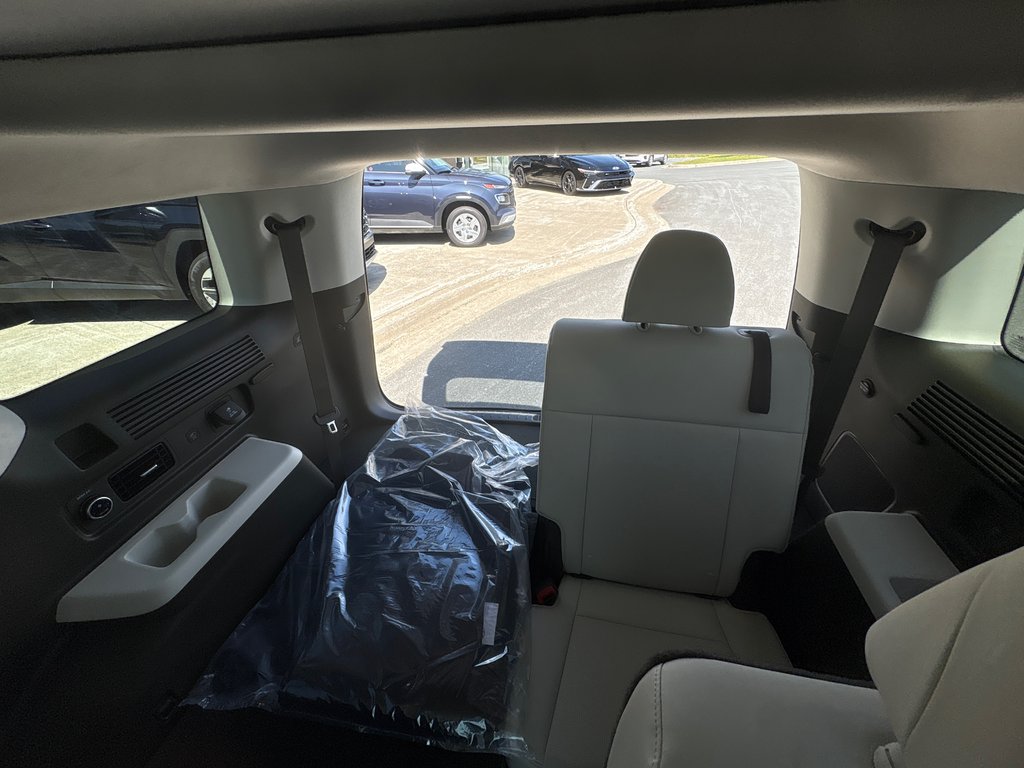 2026 Hyundai Santa Fe 1.6T Ultimate Calligraphy Hybrid AWD 6- Pass Beige in Bathurst, New Brunswick - 12 - w1024h768px