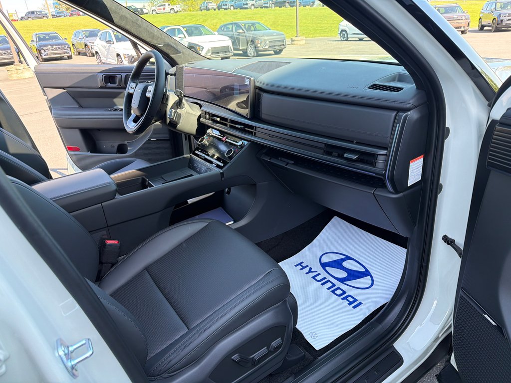 2026 Hyundai Santa Fe 1.6T Ultimate Calligraphy Hybrid AWD 6- Pass in Bathurst, New Brunswick - 9 - w1024h768px