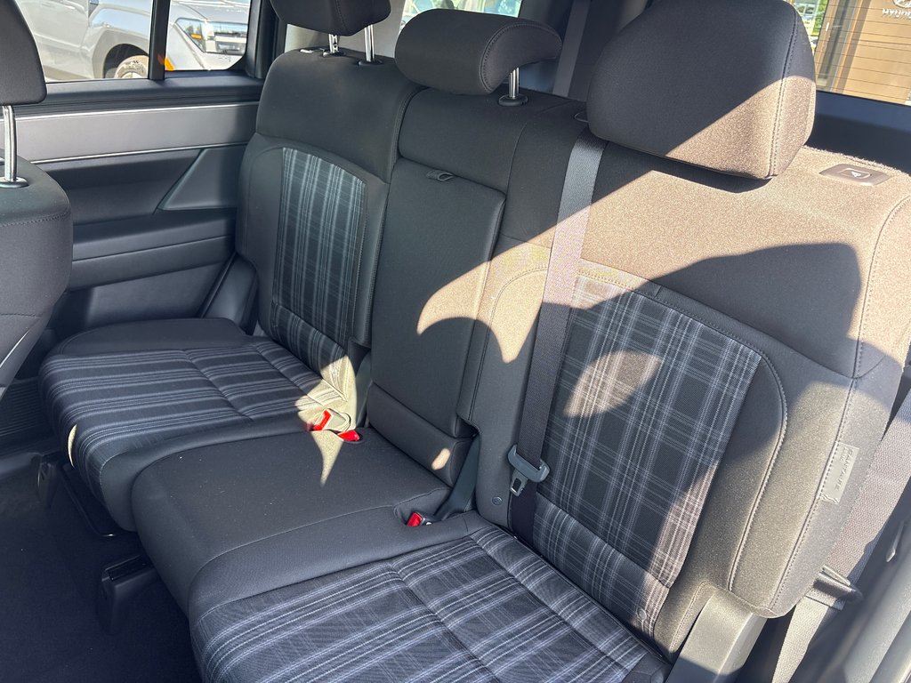Hyundai Santa Fe 1.6T Preferred Hybrid AWD 7-Pass 2026 à Bathurst, Nouveau-Brunswick - 12 - w1024h768px