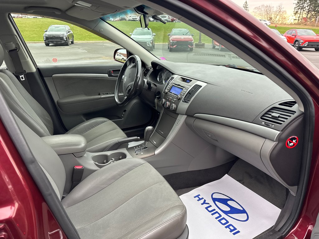 2009  Sonata GL Sport in Bathurst, New Brunswick - 17 - w1024h768px