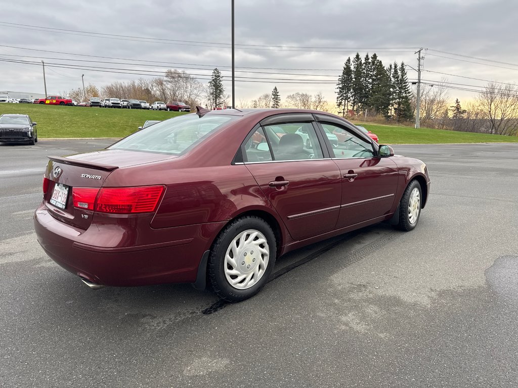 2009  Sonata GL Sport in Bathurst, New Brunswick - 5 - w1024h768px