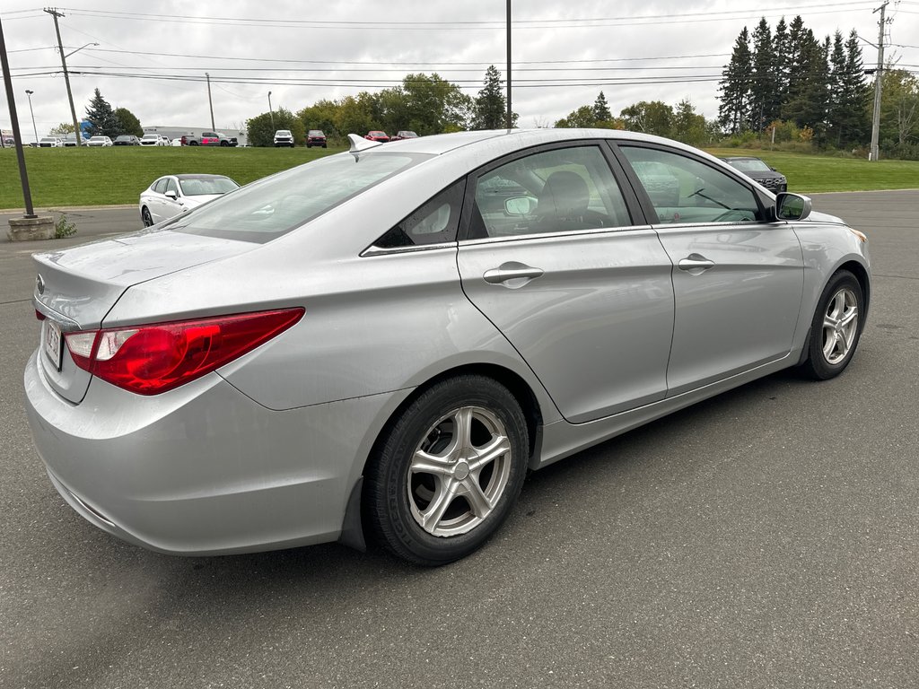 2011  Sonata GLS in Bathurst, New Brunswick - 4 - w1024h768px