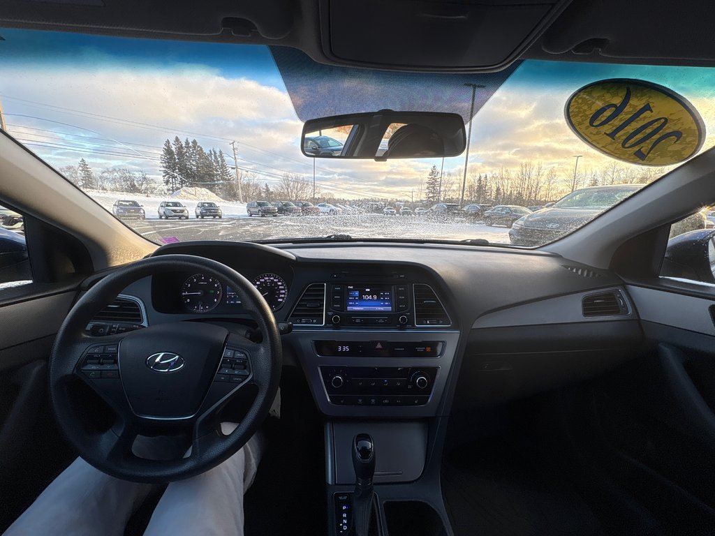 2016 Hyundai Sonata 2.4L GL in Bathurst, New Brunswick - 24 - w1024h768px