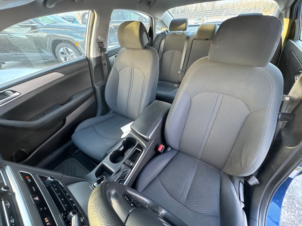 2016 Hyundai Sonata 2.4L GL in Bathurst, New Brunswick - 18 - w1024h768px