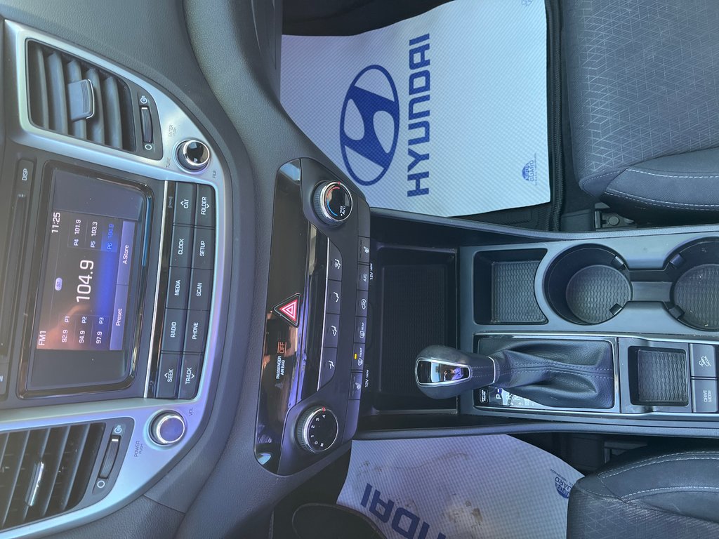 2016 Hyundai Tucson Premium in Bathurst, New Brunswick - 16 - w1024h768px