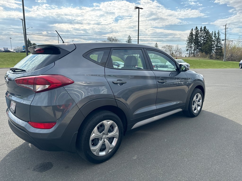 2017  Tucson Ess in Bathurst, New Brunswick - 5 - w1024h768px