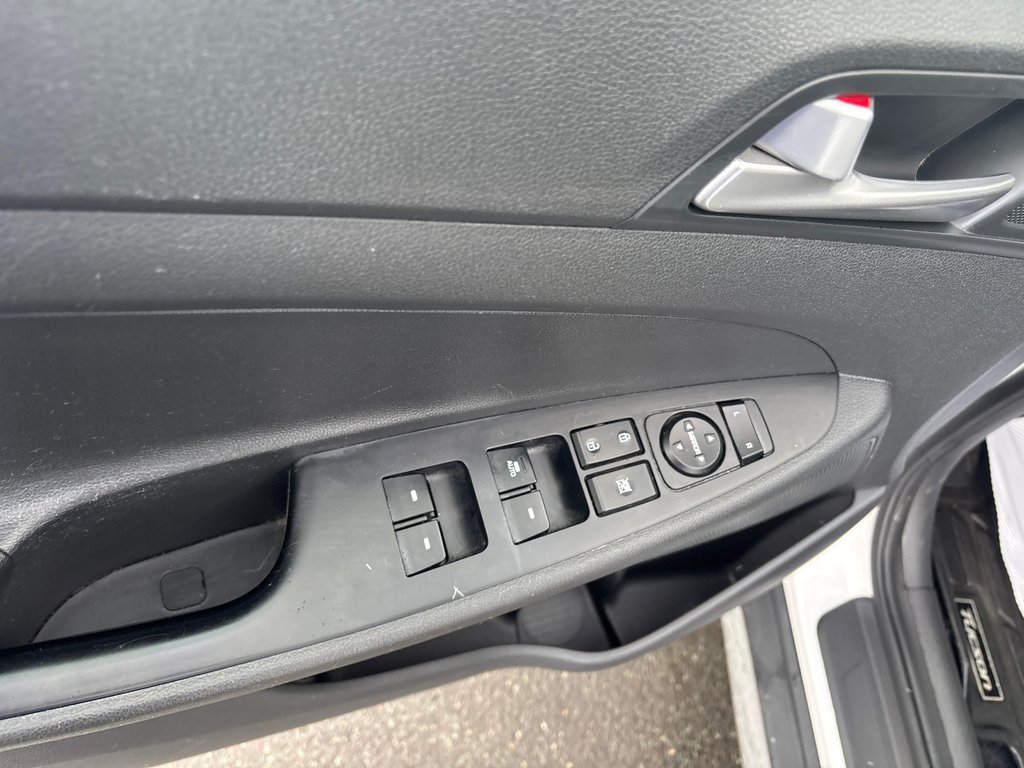 2017 Hyundai Tucson Luxury in Bathurst, New Brunswick - 11 - w1024h768px