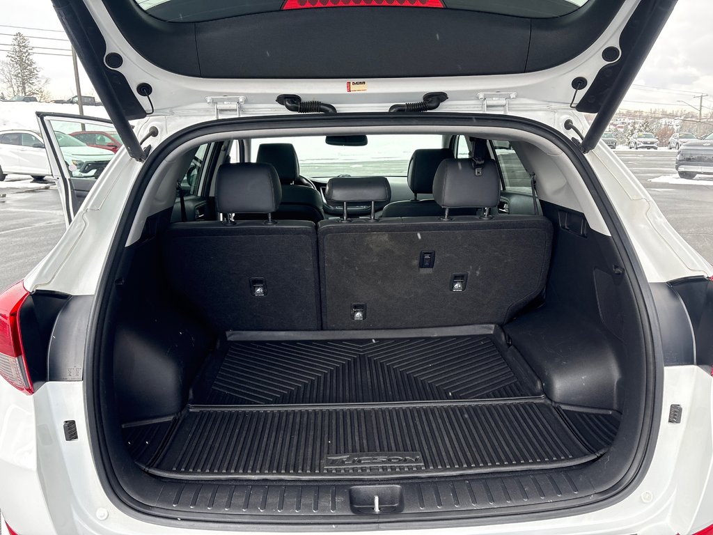 2017 Hyundai Tucson Luxury in Bathurst, New Brunswick - 14 - w1024h768px