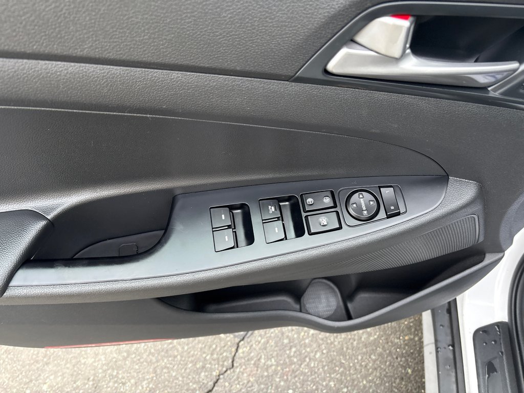 2018 Hyundai Tucson SE in Bathurst, New Brunswick - 10 - w1024h768px