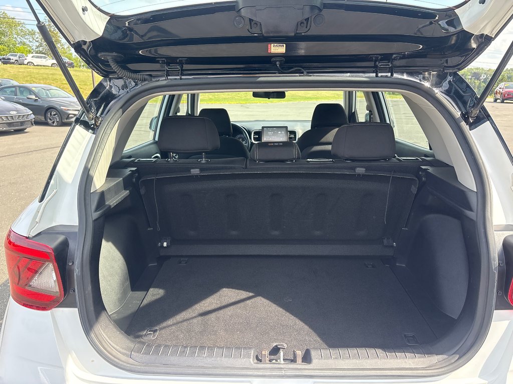 2021 Hyundai Venue Preferred in Bathurst, New Brunswick - 13 - w1024h768px