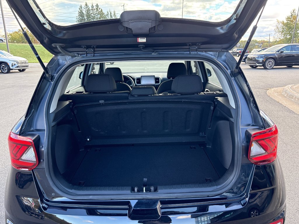 2022 Hyundai Venue Essential in Bathurst, New Brunswick - 15 - w1024h768px