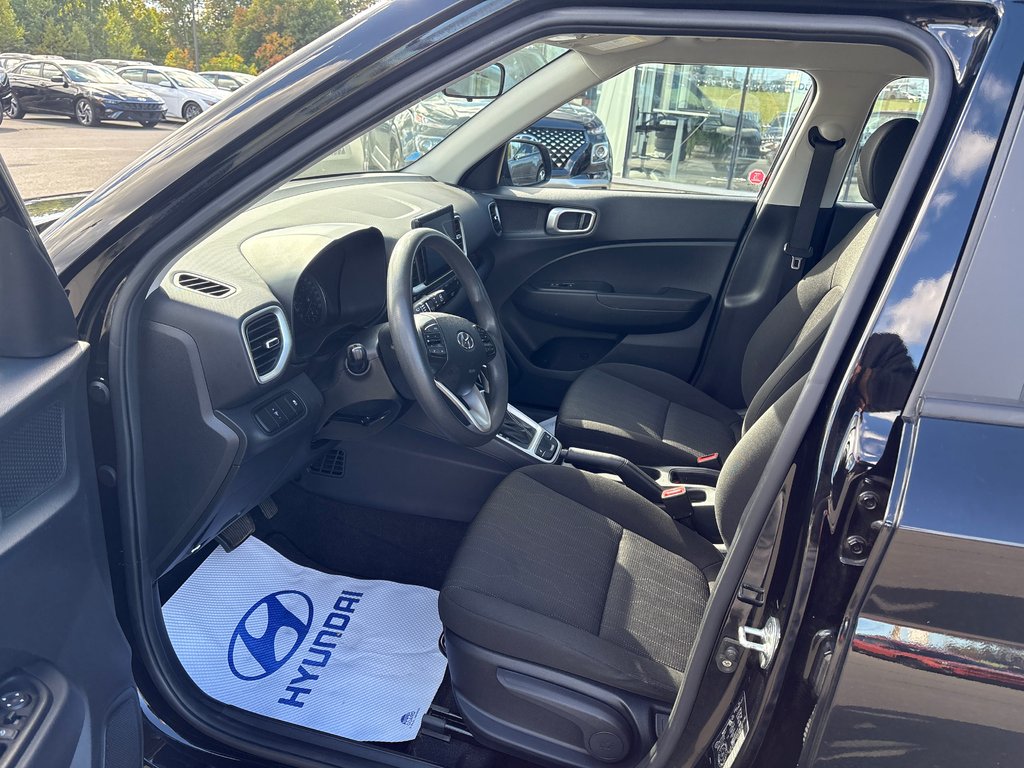2022 Hyundai Venue Essential in Bathurst, New Brunswick - 9 - w1024h768px