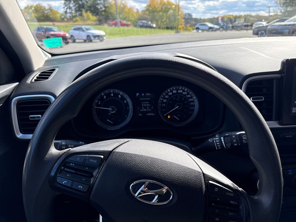 2022 Hyundai Venue Essential in Bathurst, New Brunswick - 19 - w1024h768px