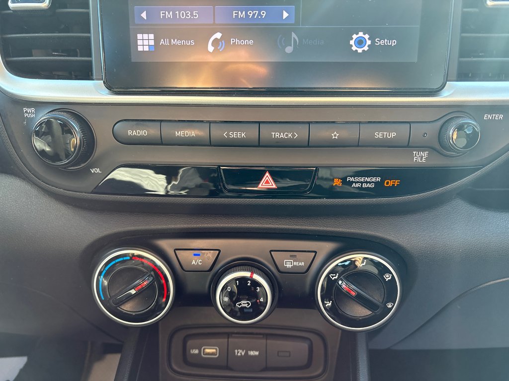 2022 Hyundai Venue Essential in Bathurst, New Brunswick - 22 - w1024h768px