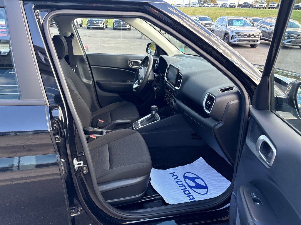 2022 Hyundai Venue Essential in Bathurst, New Brunswick - 13 - w1024h768px