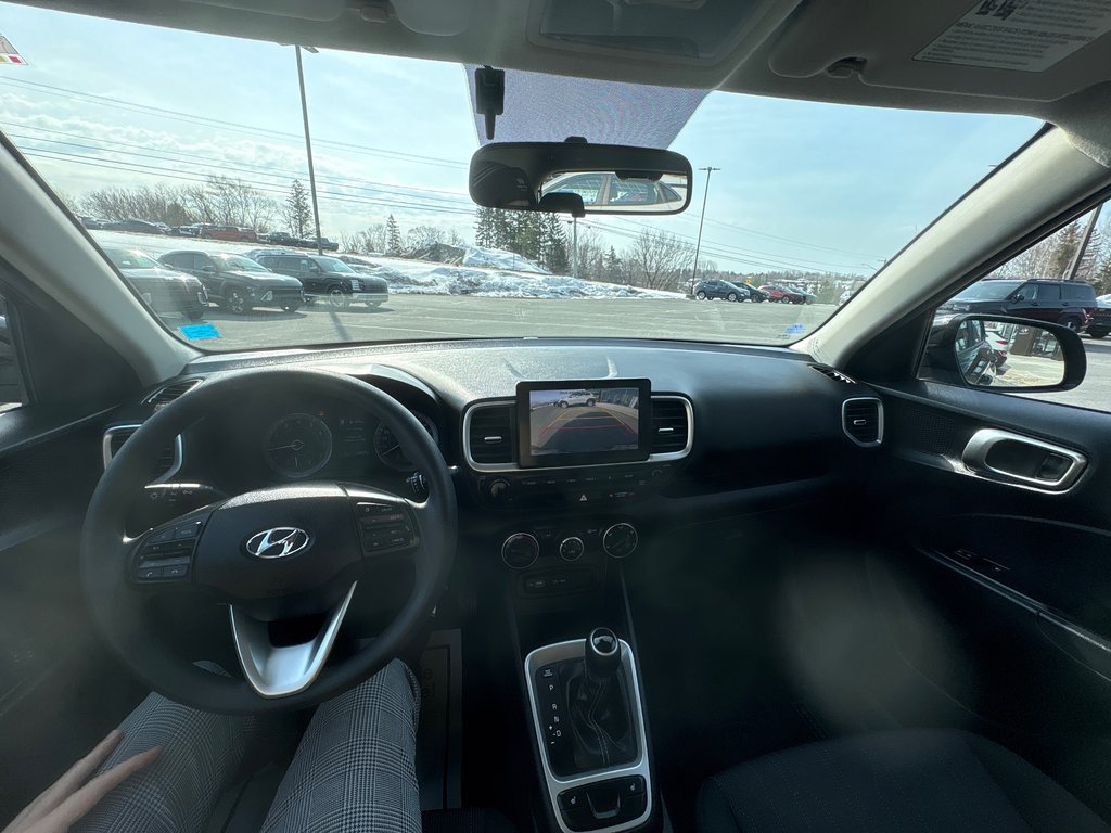 2022 Hyundai Venue Essential in Bathurst, New Brunswick - 21 - w1024h768px