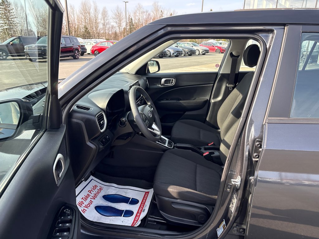 2022 Hyundai Venue Essential in Bathurst, New Brunswick - 8 - w1024h768px