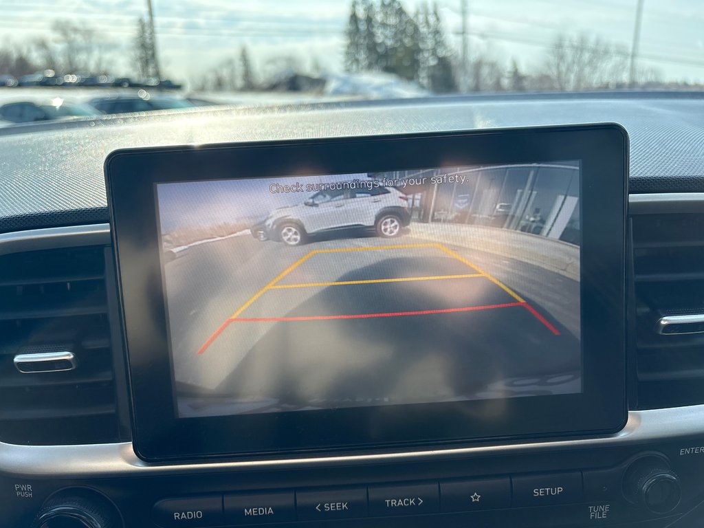 2022 Hyundai Venue Essential in Bathurst, New Brunswick - 18 - w1024h768px