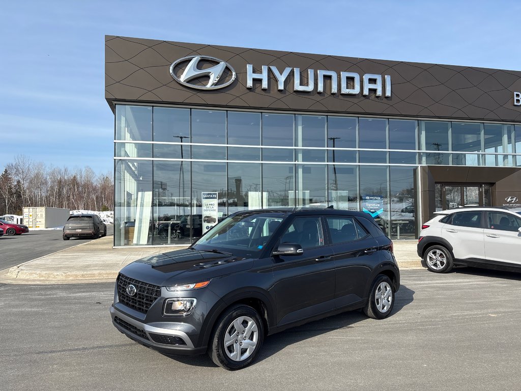 2022 Hyundai Venue Essential in Bathurst, New Brunswick - 1 - w1024h768px