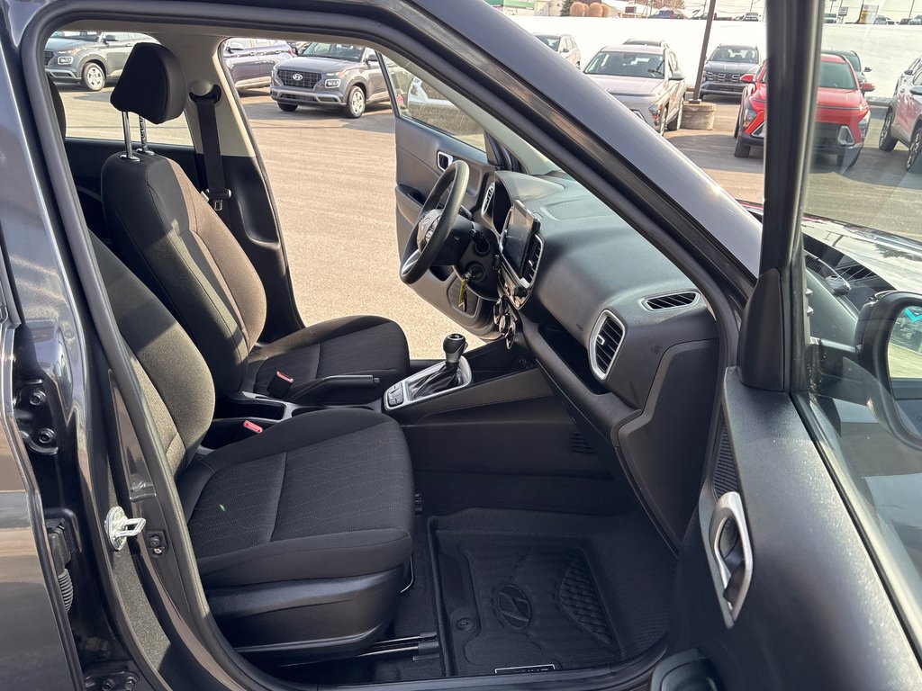 2022 Hyundai Venue Essential in Bathurst, New Brunswick - 12 - w1024h768px