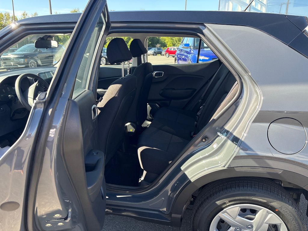 2025 Hyundai Venue Essential IVT w/Two-Tone in Bathurst, New Brunswick - 8 - w1024h768px