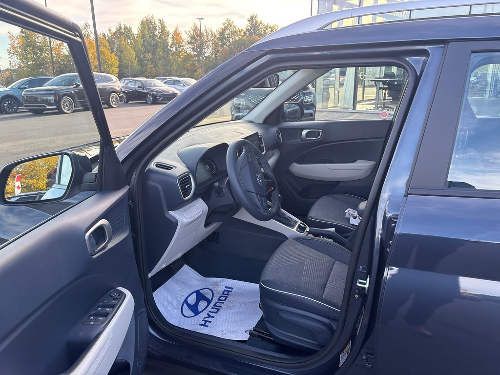 2026 Hyundai Venue Ultimate IVT w/Denim Interior in Bathurst, New Brunswick - 9 - w1024h768px