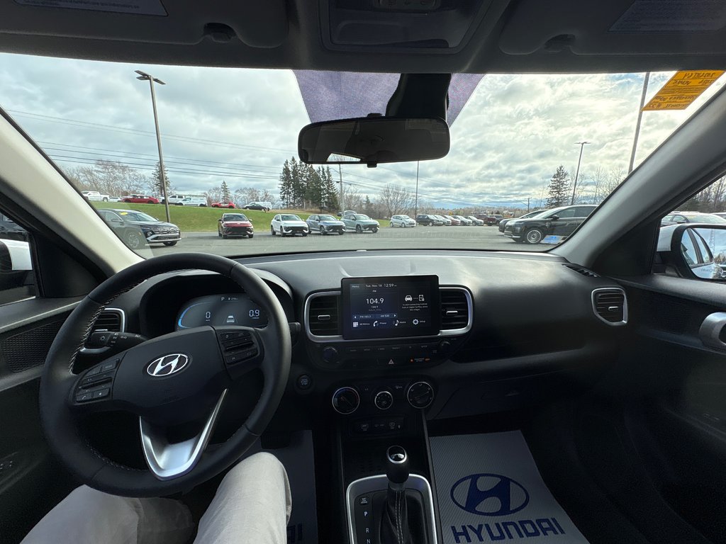 2026 Hyundai Venue Preferred IVT w/Two-Tone in Bathurst, New Brunswick - 10 - w1024h768px