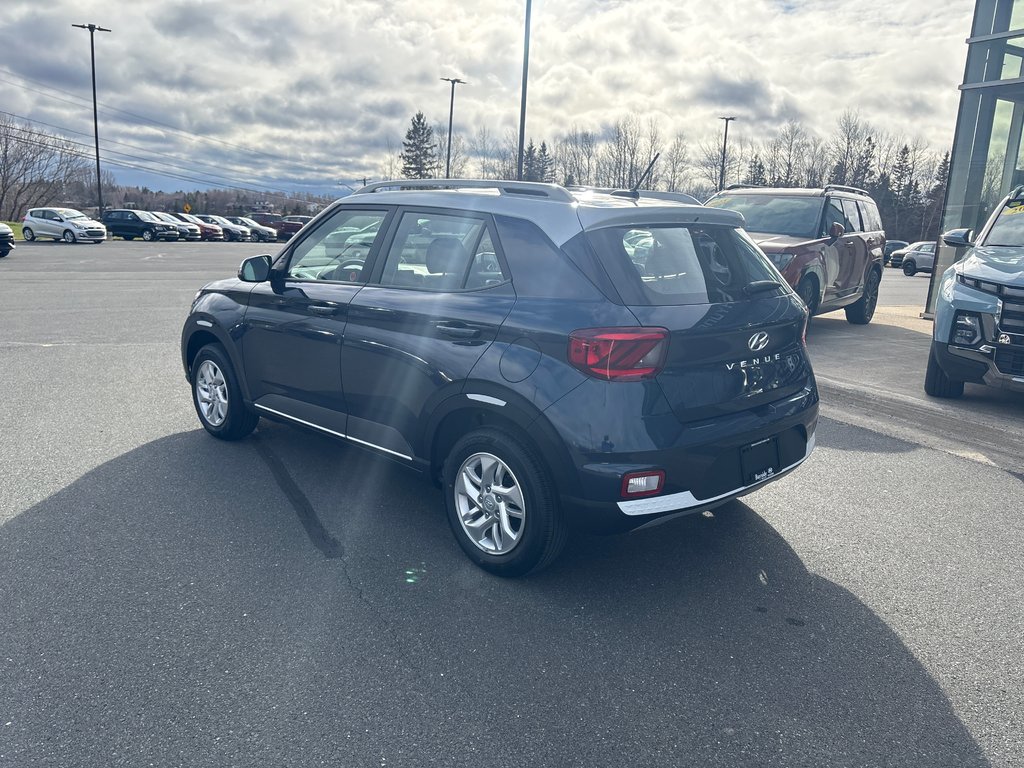 2026 Hyundai Venue Preferred IVT w/Two-Tone in Bathurst, New Brunswick - 7 - w1024h768px