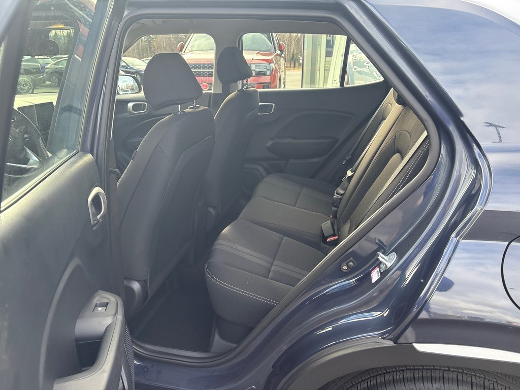 2026 Hyundai Venue Preferred IVT w/Two-Tone in Bathurst, New Brunswick - 9 - w1024h768px