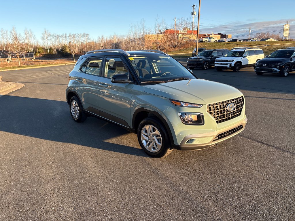 2026 Hyundai Venue Preferred IVT w/Two-Tone in Bathurst, New Brunswick - 5 - w1024h768px