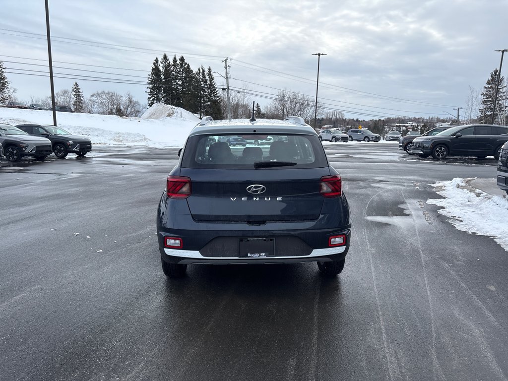 2026 Hyundai Venue Preferred IVT w/Two-Tone in Bathurst, New Brunswick - 4 - w1024h768px