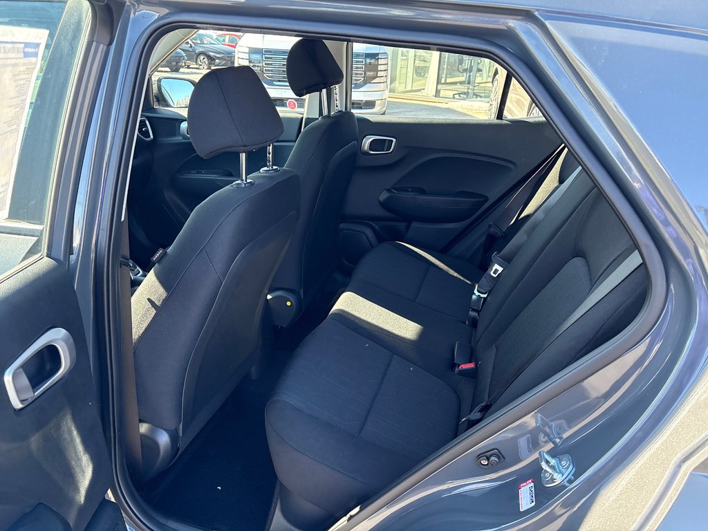 Hyundai Venue Essential IVT 2026 à Bathurst, Nouveau-Brunswick - 9 - w1024h768px