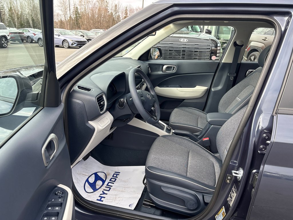 2026 Hyundai Venue Ultimate IVT w/Denim Interior in Bathurst, New Brunswick - 11 - w1024h768px