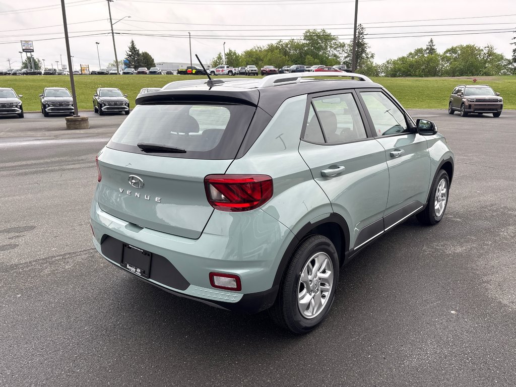 2026 Hyundai Venue Preferred IVT w/Two-Tone in Bathurst, New Brunswick - 5 - w1024h768px