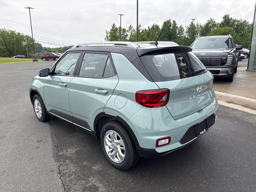 2026 Hyundai Venue Preferred IVT w/Two-Tone in Bathurst, New Brunswick - 7 - w1024h768px