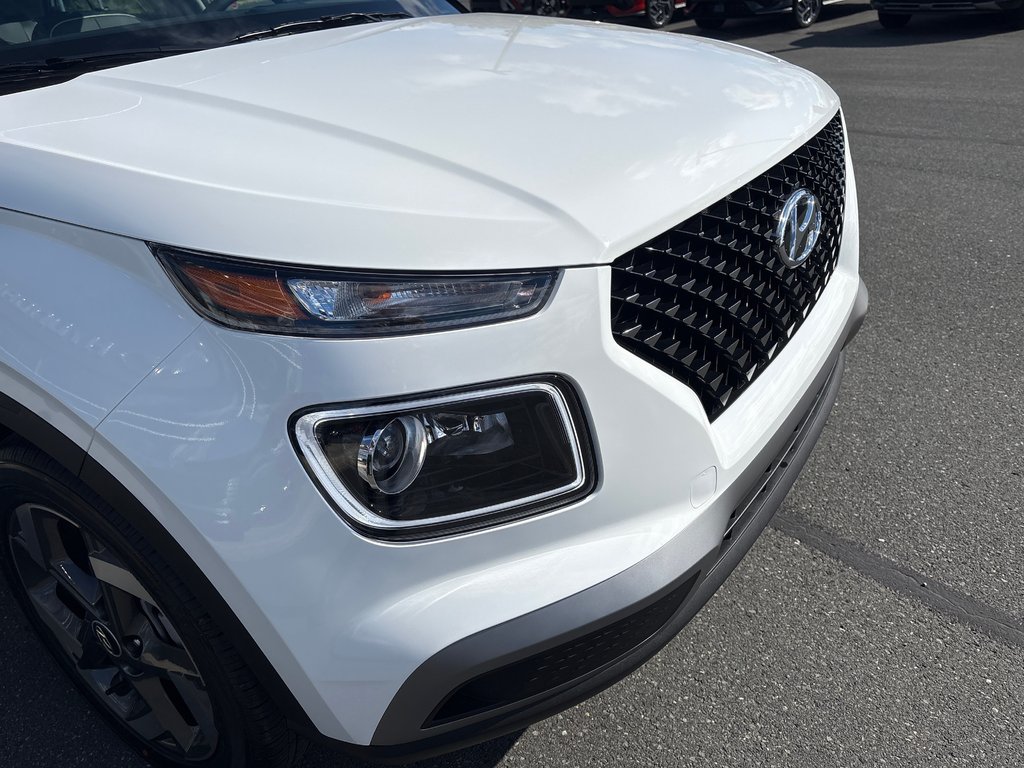 2026 Hyundai Venue Ultimate IVT w/Black Interior in Bathurst, New Brunswick - 4 - w1024h768px