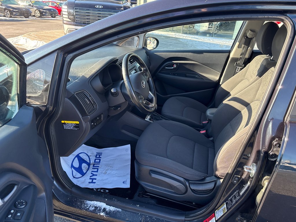 2017 Kia Rio in Bathurst, New Brunswick - 8 - w1024h768px