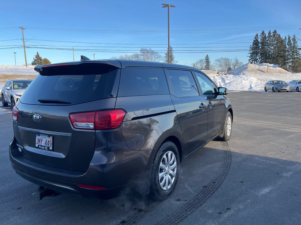 2016 Kia Sedona L in Bathurst, New Brunswick - 6 - w1024h768px