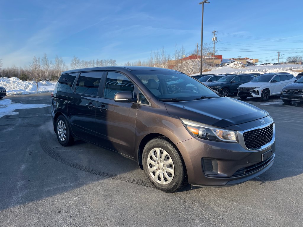 2016 Kia Sedona L in Bathurst, New Brunswick - 4 - w1024h768px