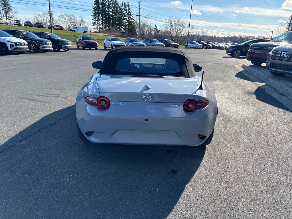 Mazda MX-5 GT 2024 à Bathurst, Nouveau-Brunswick - 6 - w1024h768px