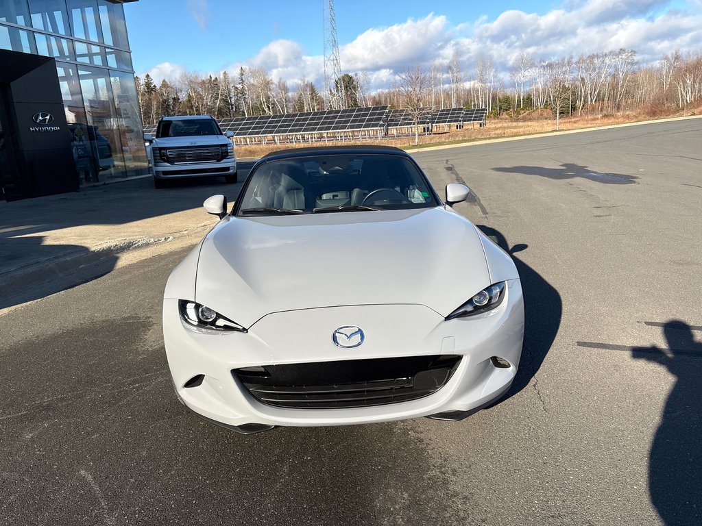 Mazda MX-5 GT 2024 à Bathurst, Nouveau-Brunswick - 2 - w1024h768px