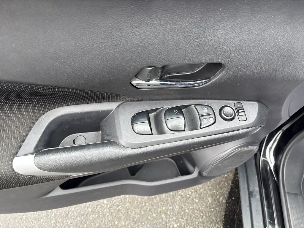 2024 Nissan Kicks SV in Bathurst, New Brunswick - 10 - w1024h768px